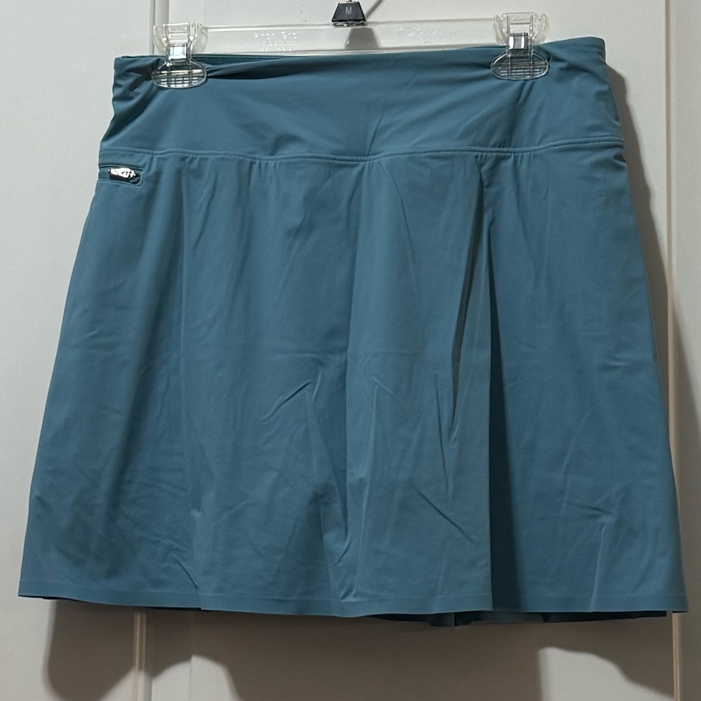 GREYSON Performance Pleated Athletic Skort in Teal